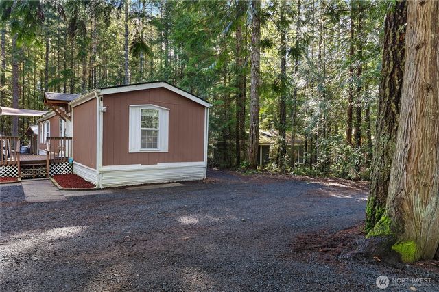 300 N Mount Jupiter Drive, Hoodsport, WA 98548