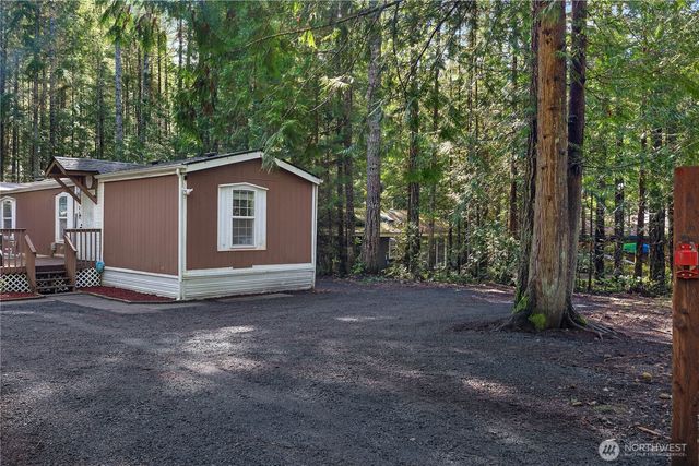 300 N Mount Jupiter Drive, Hoodsport, WA 98548
