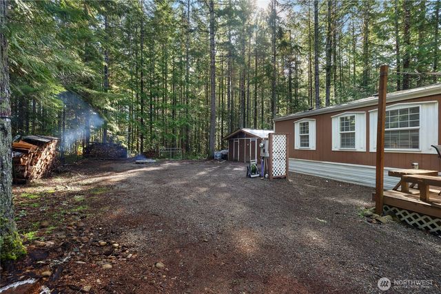 300 N Mount Jupiter Drive, Hoodsport, WA 98548