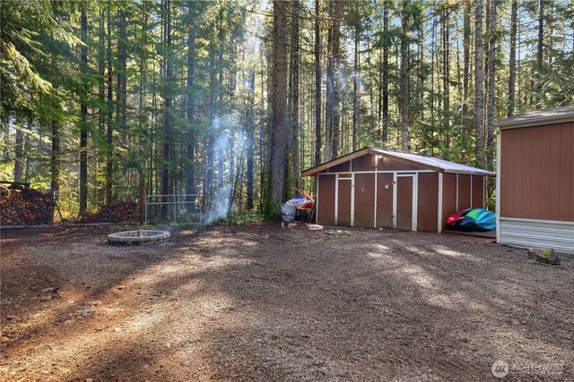 300 N Mount Jupiter Drive, Hoodsport, WA 98548