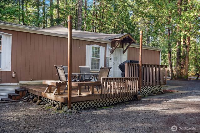 300 N Mount Jupiter Drive, Hoodsport, WA 98548