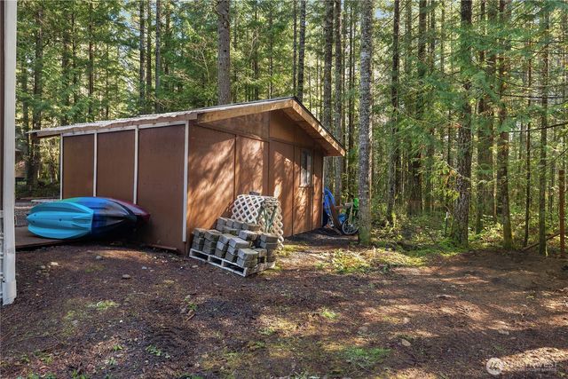 300 N Mount Jupiter Drive, Hoodsport, WA 98548