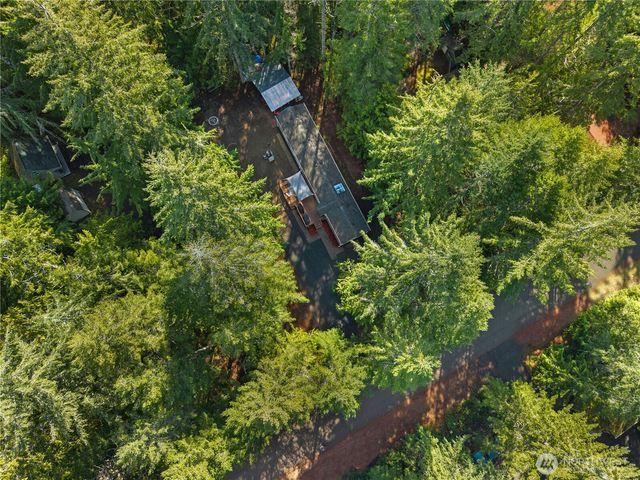 300 N Mount Jupiter Drive, Hoodsport, WA 98548