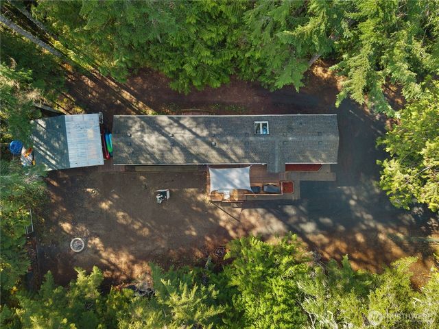 300 N Mount Jupiter Drive, Hoodsport, WA 98548
