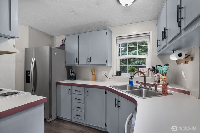 300 N Mount Jupiter Drive, Hoodsport, WA 98548