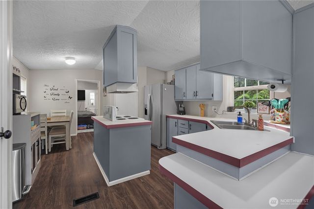 300 N Mount Jupiter Drive, Hoodsport, WA 98548