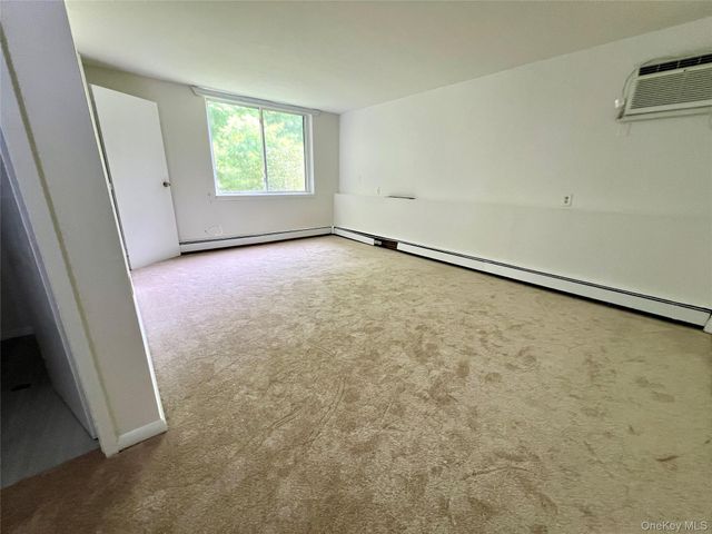 3 Hook Road 15A, Poughkeepsie, NY 12601