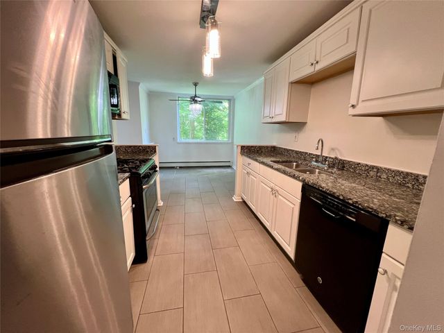 3 Hook Road 15A, Poughkeepsie, NY 12601
