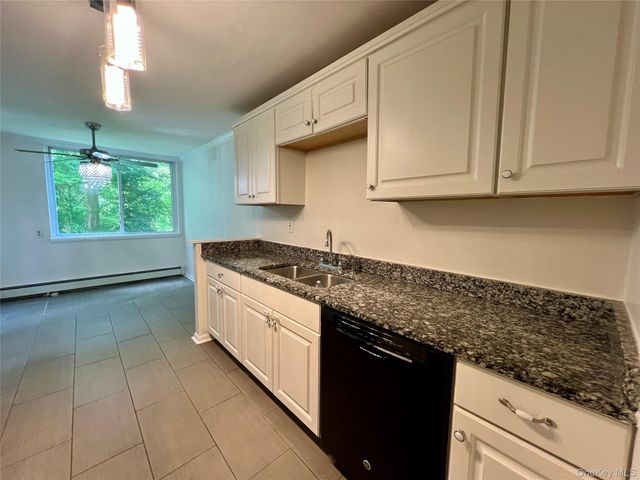 3 Hook Road 15A, Poughkeepsie, NY 12601