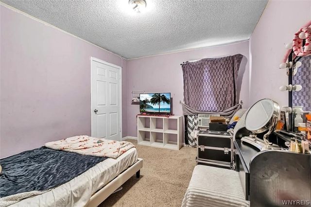 208 Crabapple Lane, Cheektowaga, NY 14227