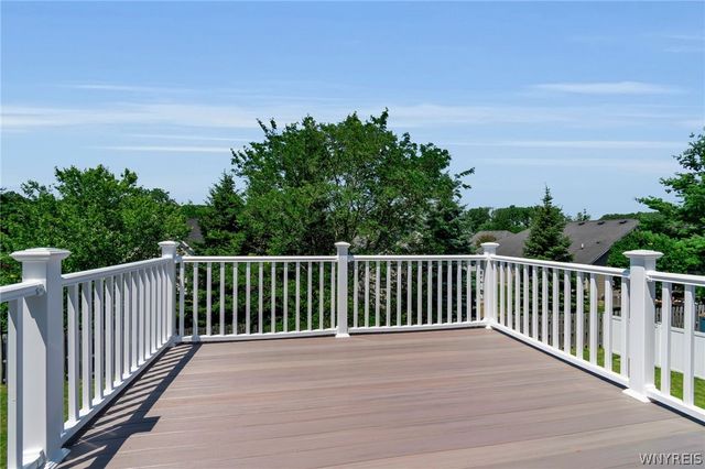 208 Crabapple Lane, Cheektowaga, NY 14227
