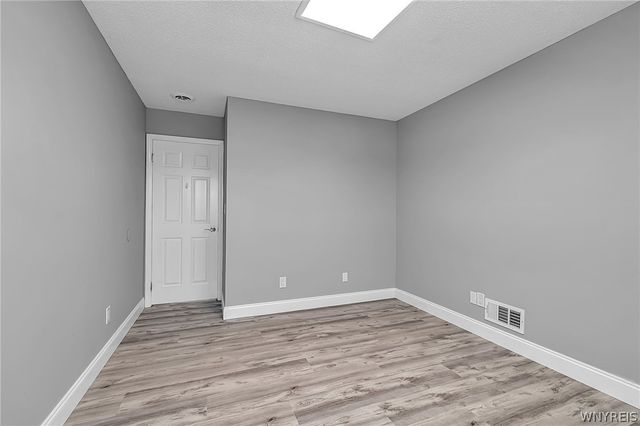 208 Crabapple Lane, Cheektowaga, NY 14227