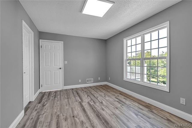 208 Crabapple Lane, Cheektowaga, NY 14227