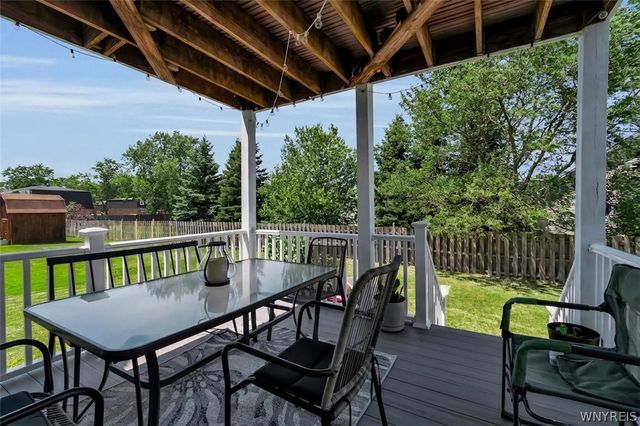 208 Crabapple Lane, Cheektowaga, NY 14227
