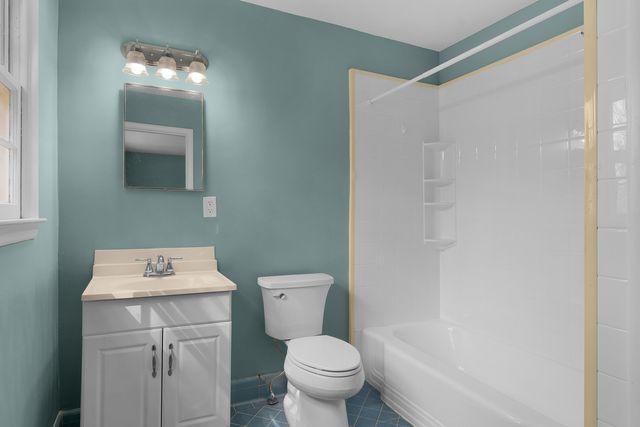 1006 Crown Point Road E, Signal Mountain, TN 37377