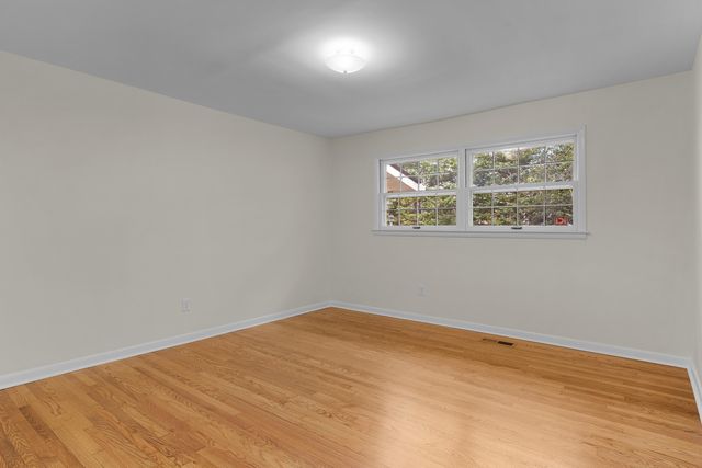 1006 Crown Point Road E, Signal Mountain, TN 37377