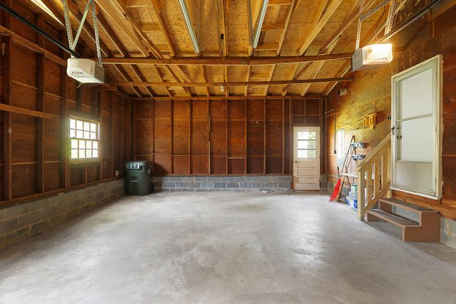 1006 Crown Point Road E, Signal Mountain, TN 37377