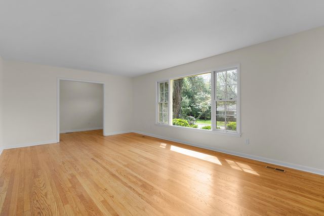 1006 Crown Point Road E, Signal Mountain, TN 37377