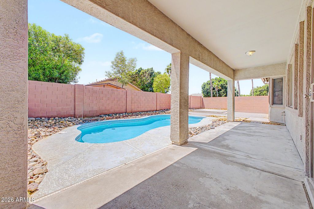 Image 30 of property listing at 11199 W MONTE VISTA Road, Avondale, AZ 85392