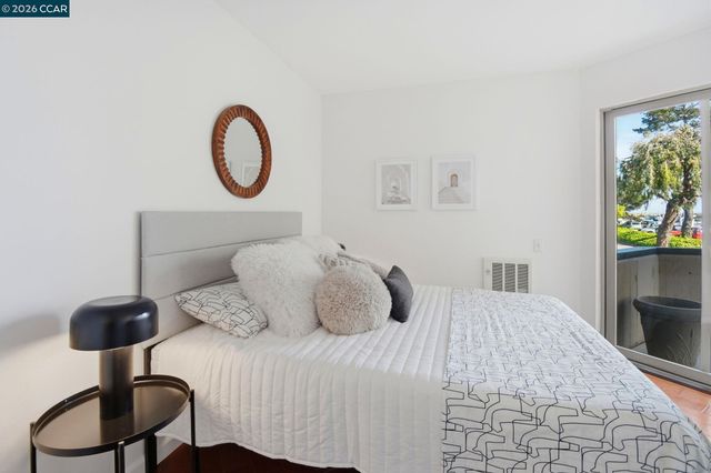 450 Cola Ballena G, Alameda, CA 94501
