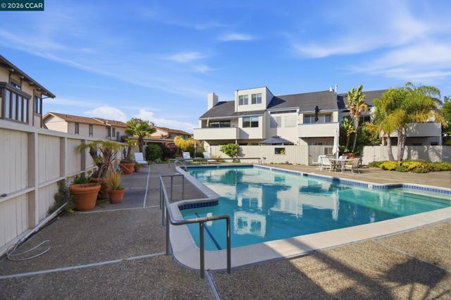 450 Cola Ballena G, Alameda, CA 94501