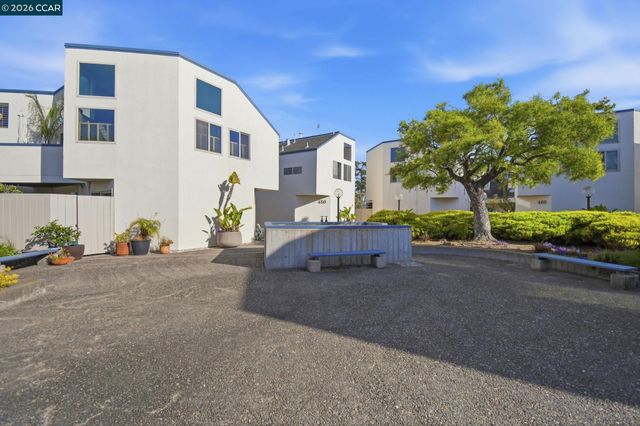 450 Cola Ballena G, Alameda, CA 94501
