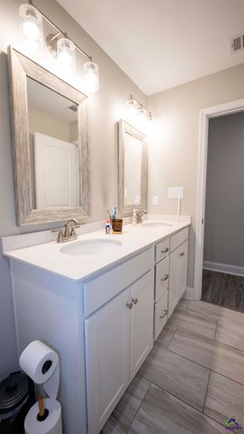 503 Hunts Landing Drive, Kathleen, GA 31047