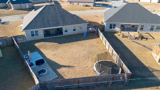 503 Hunts Landing Drive, Kathleen, GA 31047