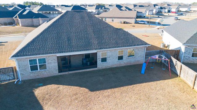 503 Hunts Landing Drive, Kathleen, GA 31047