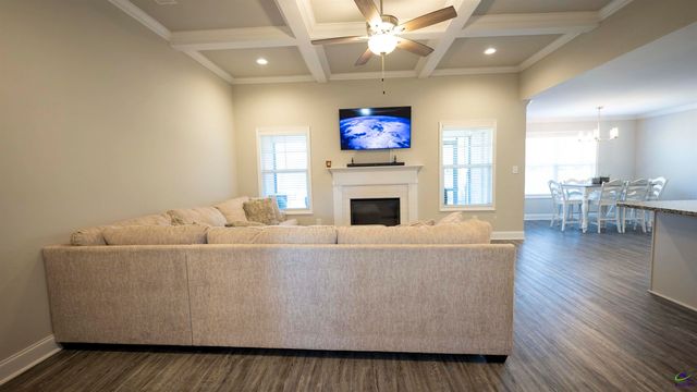 503 Hunts Landing Drive, Kathleen, GA 31047