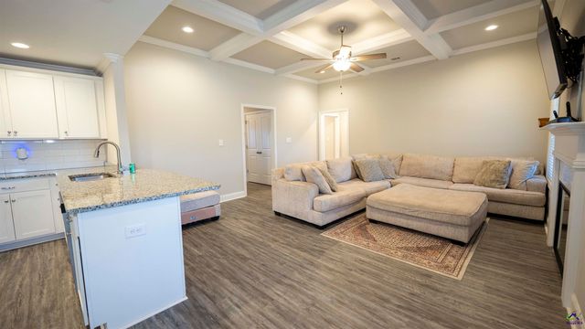 503 Hunts Landing Drive, Kathleen, GA 31047