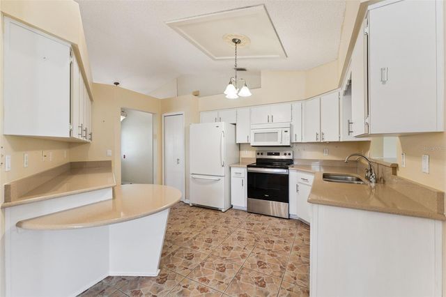 27217 RACQUET CIRCLE, Leesburg, FL 34748