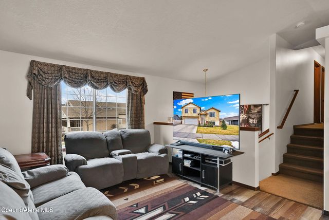 2118 N Teanaway DR, Post Falls, ID 83854