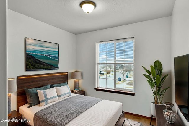 2118 N Teanaway DR, Post Falls, ID 83854