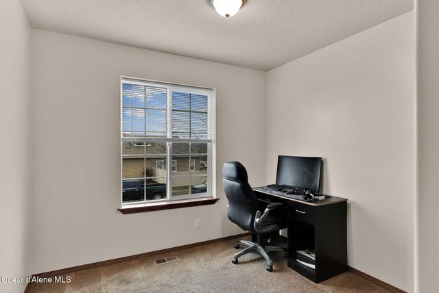 2118 N Teanaway DR, Post Falls, ID 83854