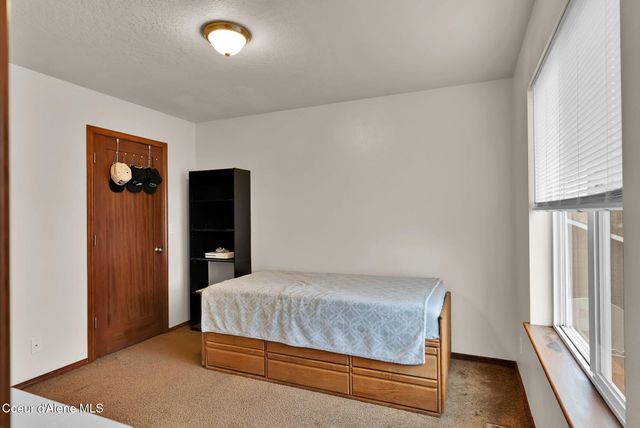 2118 N Teanaway DR, Post Falls, ID 83854