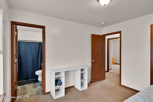 2118 N Teanaway DR, Post Falls, ID 83854