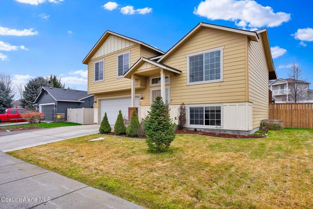 2118 N Teanaway DR, Post Falls, ID 83854