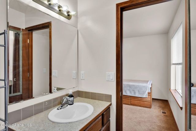 2118 N Teanaway DR, Post Falls, ID 83854