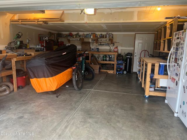 2118 N Teanaway DR, Post Falls, ID 83854