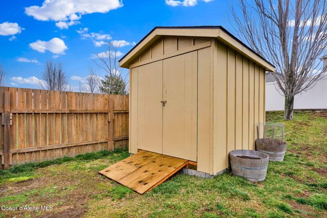 2118 N Teanaway DR, Post Falls, ID 83854