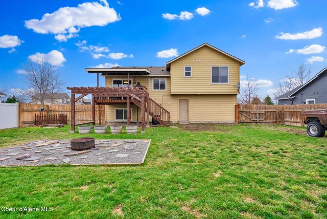 2118 N Teanaway DR, Post Falls, ID 83854