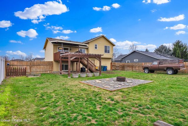 2118 N Teanaway DR, Post Falls, ID 83854