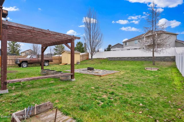 2118 N Teanaway DR, Post Falls, ID 83854