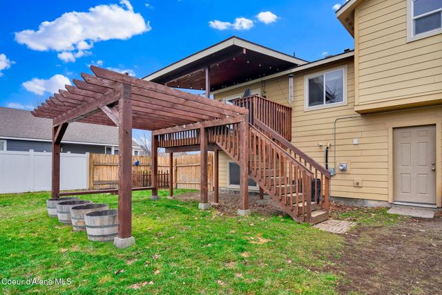 2118 N Teanaway DR, Post Falls, ID 83854