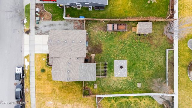 2118 N Teanaway DR, Post Falls, ID 83854