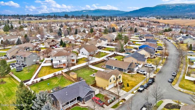 2118 N Teanaway DR, Post Falls, ID 83854