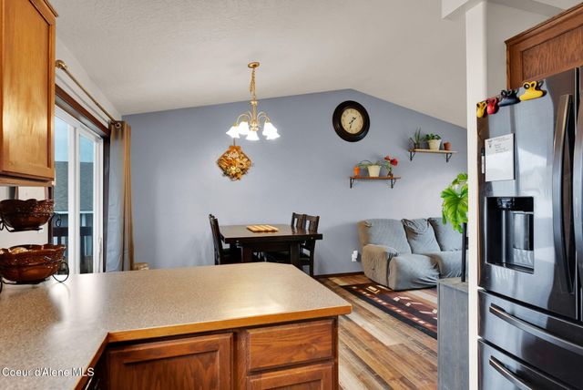 2118 N Teanaway DR, Post Falls, ID 83854