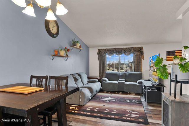 2118 N Teanaway DR, Post Falls, ID 83854