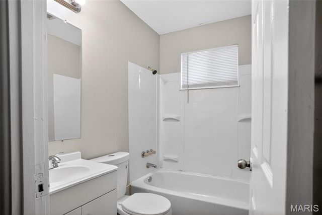 10828 Glen Garry Road, St Louis, MO 63137